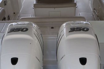 Boston Whaler 330 Outrage 54 2018 Boston Whaler 330 Outrage 55
