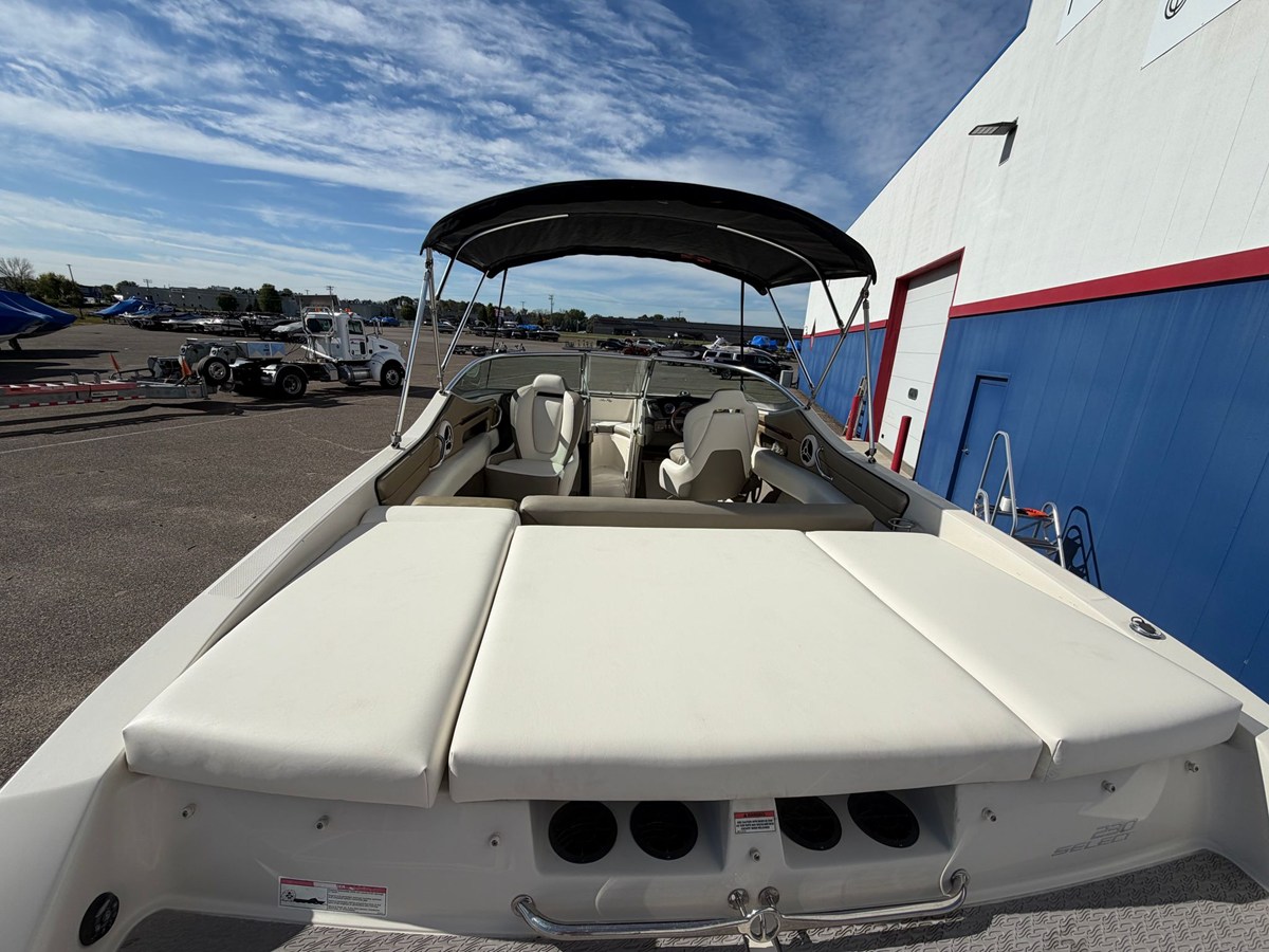 2007 Sea Ray 230 SELECT 8