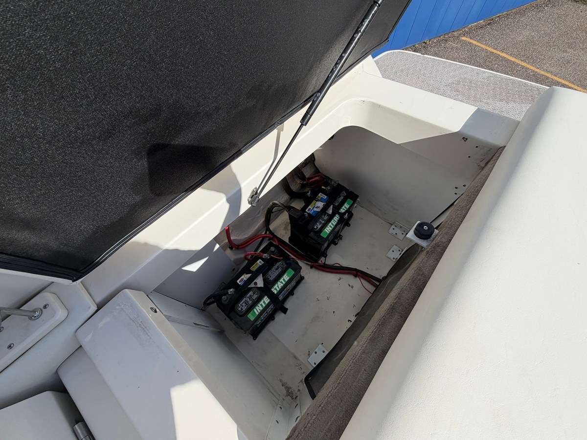 2007 Sea Ray 230 SELECT 12