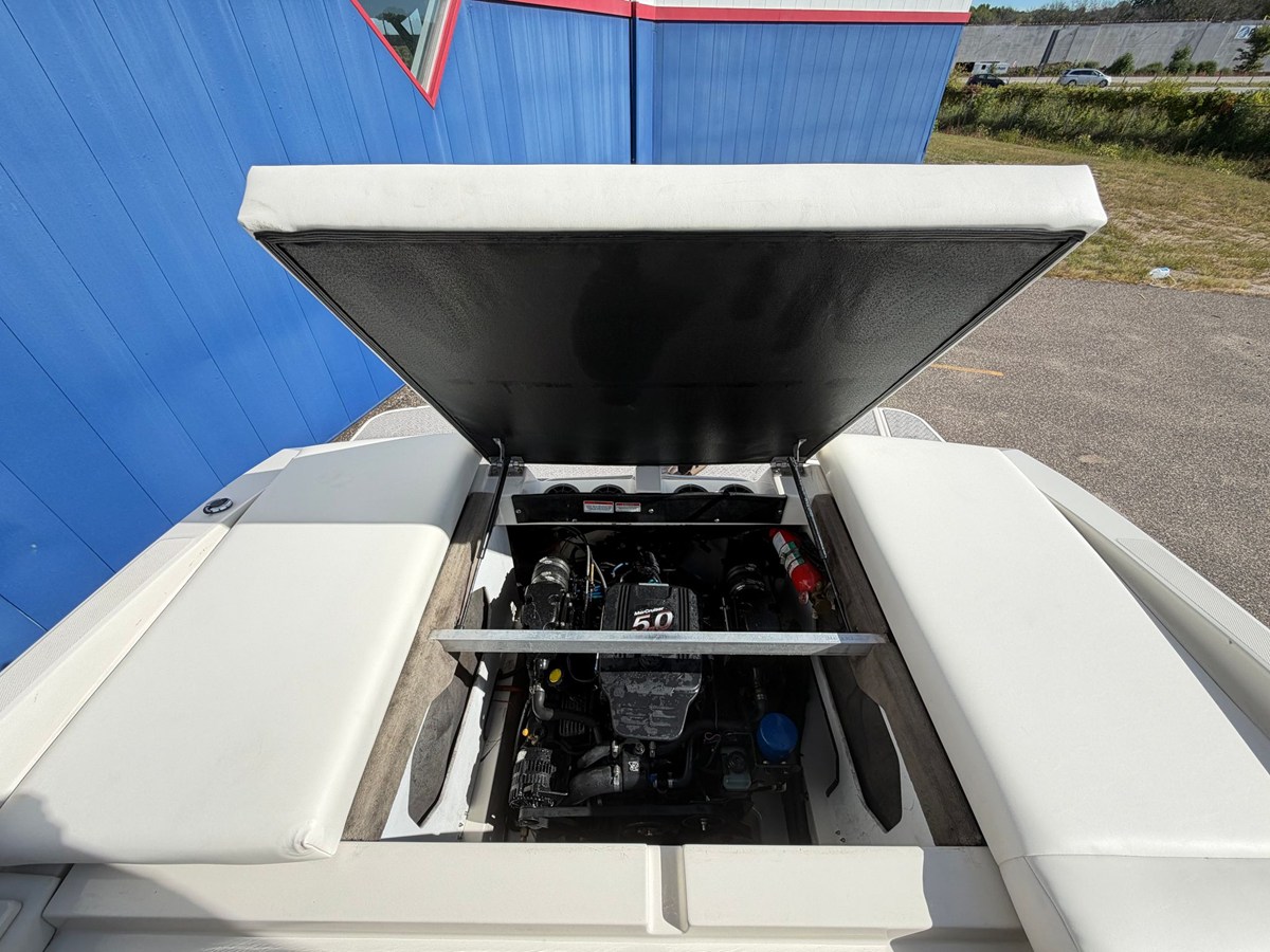 2007 Sea Ray 230 SELECT 13