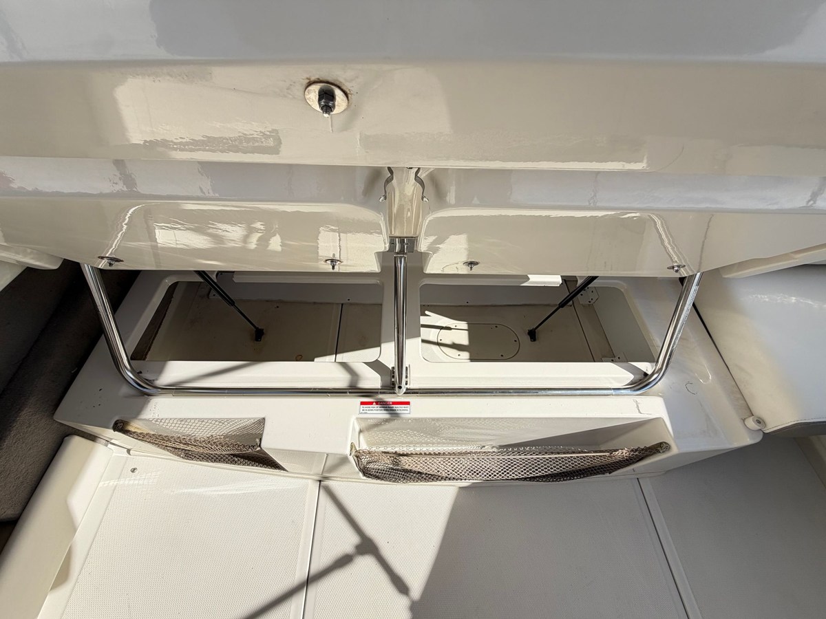 2007 Sea Ray 230 SELECT 18