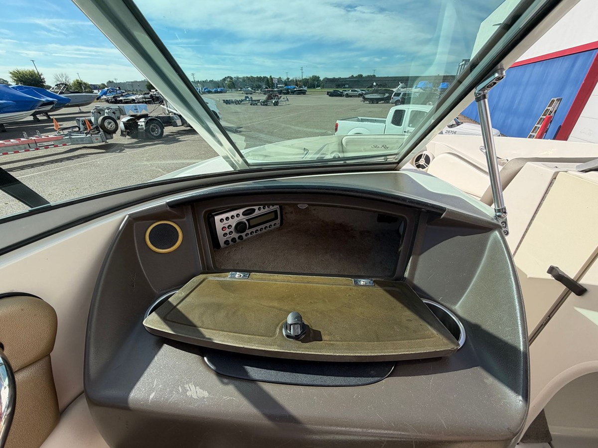 2007 Sea Ray 230 SELECT 26