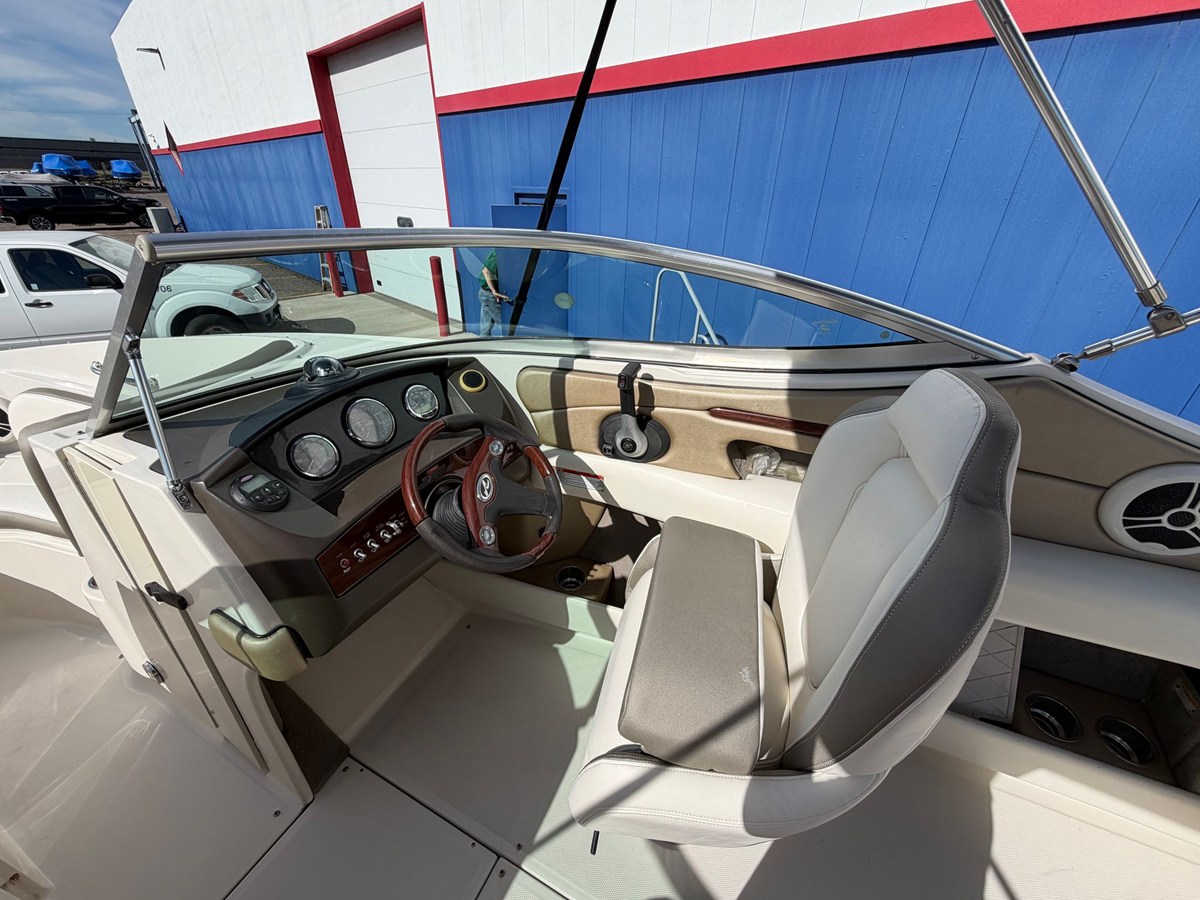 2007 Sea Ray 230 SELECT 29