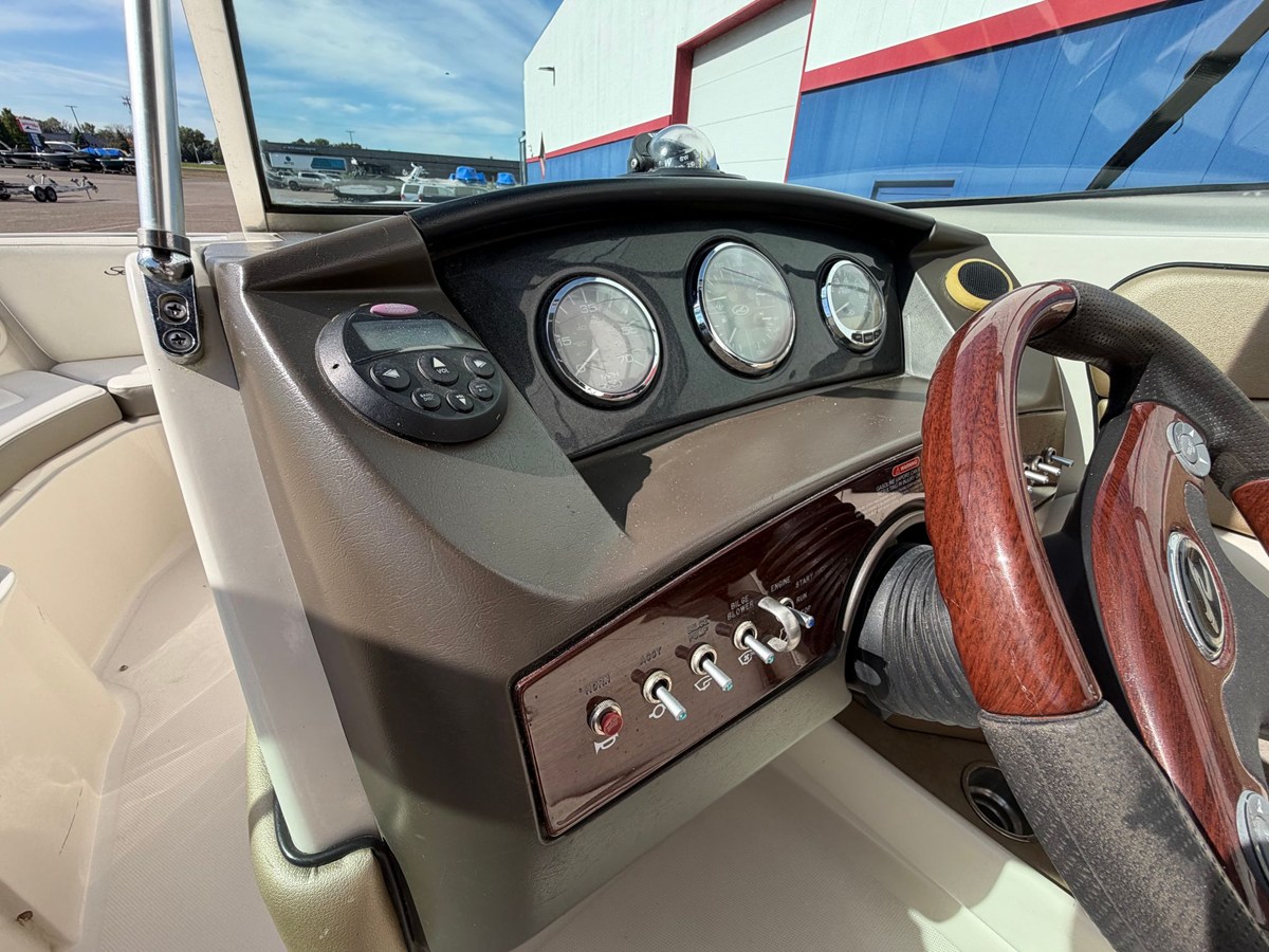 2007 Sea Ray 230 SELECT 33
