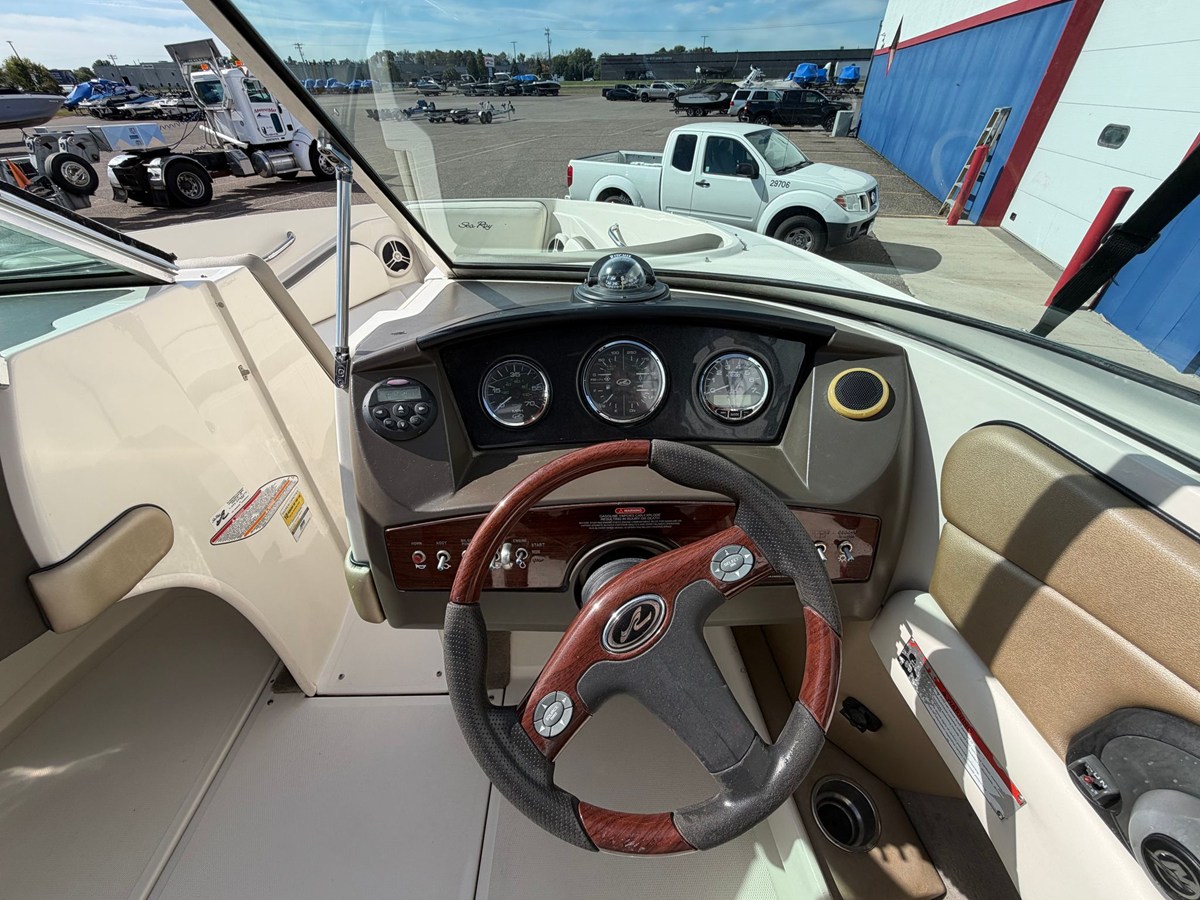 2007 Sea Ray 230 SELECT 34