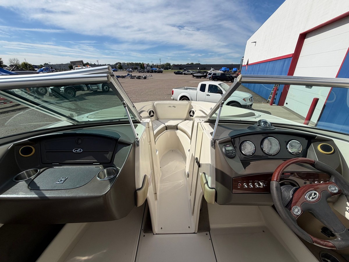 2007 Sea Ray 230 SELECT 35