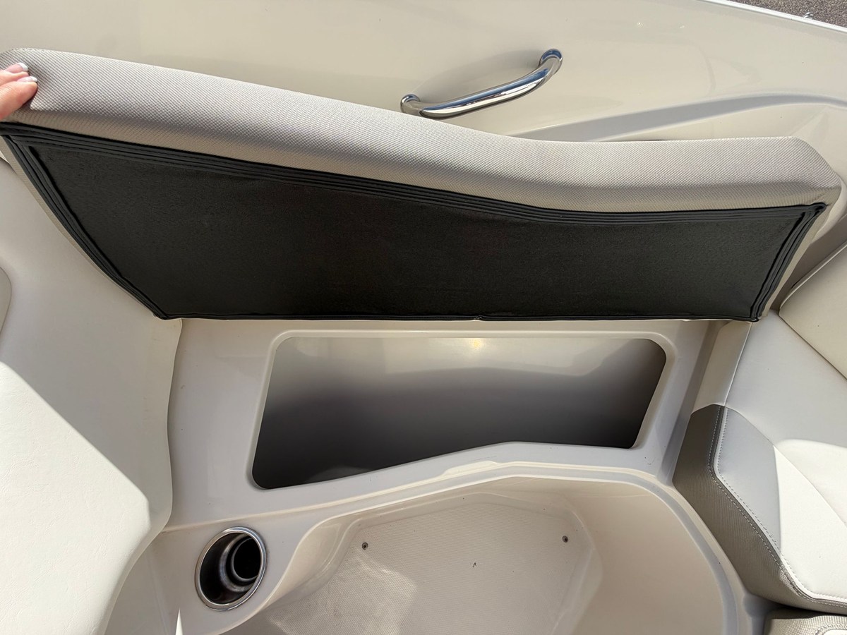 2007 Sea Ray 230 SELECT 39