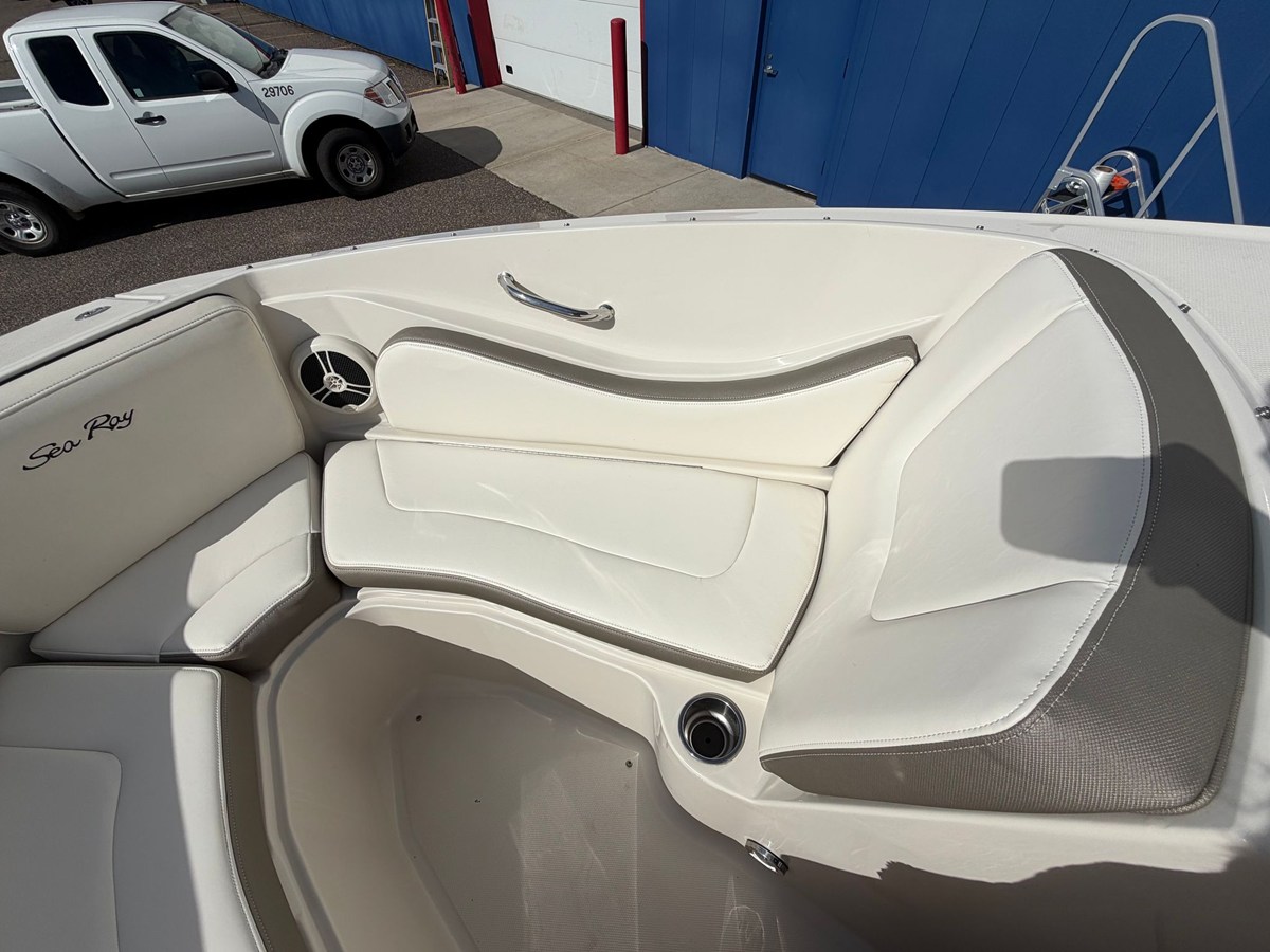 2007 Sea Ray 230 SELECT 40