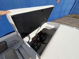 2007 Sea Ray 230 SELECT 11