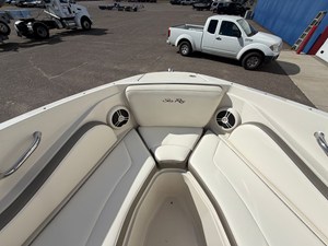 2007 Sea Ray 230 SELECT 37