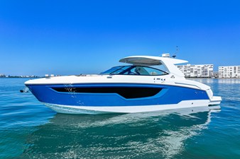 Cruisers Yachts 38 GLS Outboard 0 2026 Cruisers Yachts 38 GLS Outboard 1