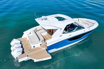 Cruisers Yachts 38 GLS Outboard 3 2026 Cruisers Yachts 38 GLS Outboard 4