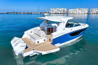 Cruisers Yachts 38 GLS Outboard 4 2026 Cruisers Yachts 38 GLS Outboard 5