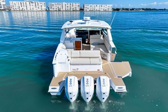 Cruisers Yachts 38 GLS Outboard 9 2026 Cruisers Yachts 38 GLS Outboard 10