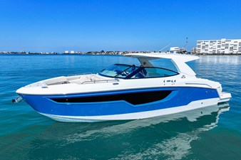 Cruisers Yachts 38 GLS Outboard 11 2026 Cruisers Yachts 38 GLS Outboard 12