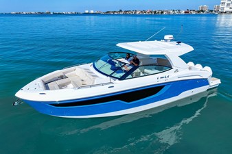 Cruisers Yachts 38 GLS Outboard 12 2026 Cruisers Yachts 38 GLS Outboard 13