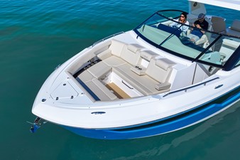 Cruisers Yachts 38 GLS Outboard 14 2026 Cruisers Yachts 38 GLS Outboard 15