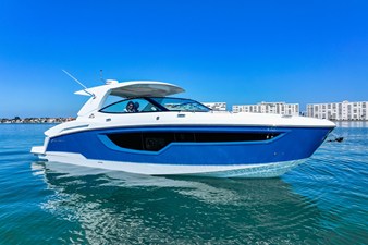 Cruisers Yachts 38 GLS Outboard 17 2026 Cruisers Yachts 38 GLS Outboard 18