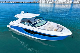Cruisers Yachts 38 GLS Outboard 19 2026 Cruisers Yachts 38 GLS Outboard 20
