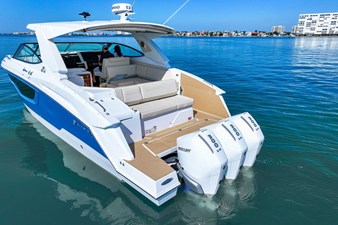 Cruisers Yachts 38 GLS Outboard 28 2026 Cruisers Yachts 38 GLS Outboard 29