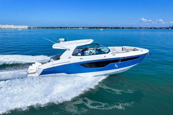 Cruisers Yachts 38 GLS Outboard 31 2026 Cruisers Yachts 38 GLS Outboard 32