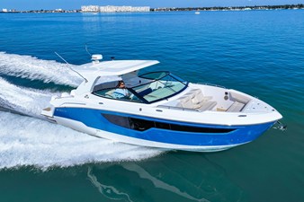 Cruisers Yachts 38 GLS Outboard 32 2026 Cruisers Yachts 38 GLS Outboard 33