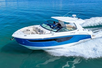 Cruisers Yachts 38 GLS Outboard 45 2026 Cruisers Yachts 38 GLS Outboard 46