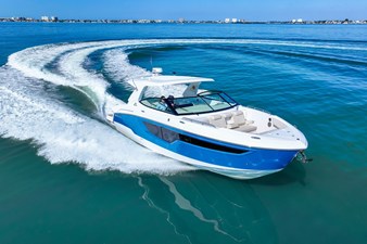 Cruisers Yachts 38 GLS Outboard 46 2026 Cruisers Yachts 38 GLS Outboard 47