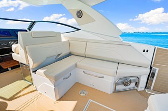 Cruisers Yachts 38 GLS Outboard 59 2026 Cruisers Yachts 38 GLS Outboard 60