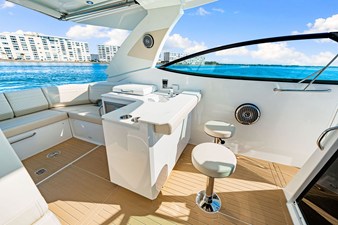 Cruisers Yachts 38 GLS Outboard 62 2026 Cruisers Yachts 38 GLS Outboard 63