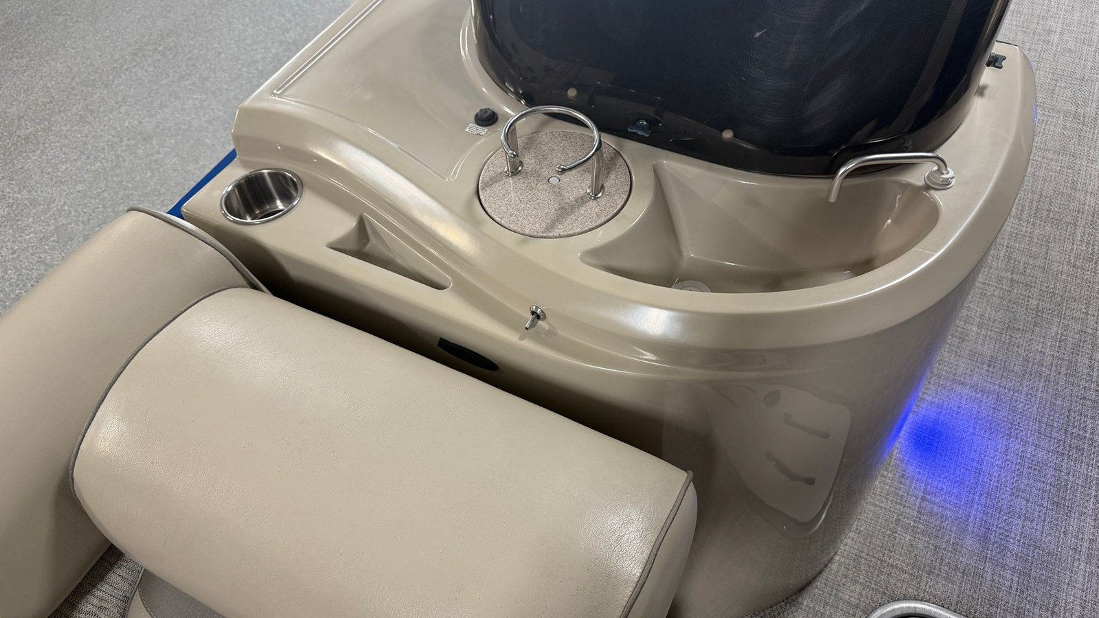 2018 Premier 230 SUNSATION 22