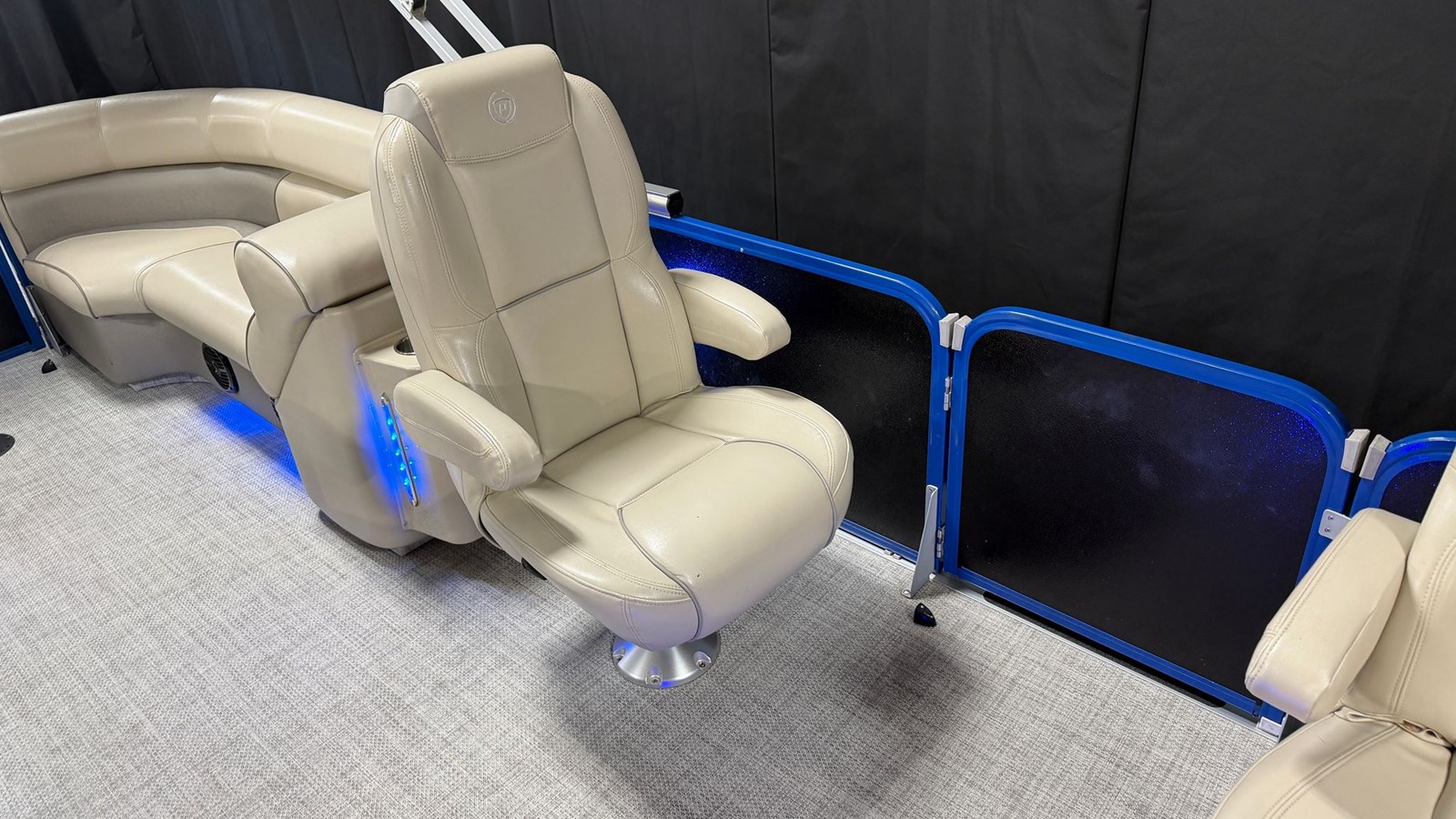 2018 Premier 230 SUNSATION 37