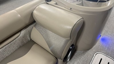 2018 Premier 230 SUNSATION 19