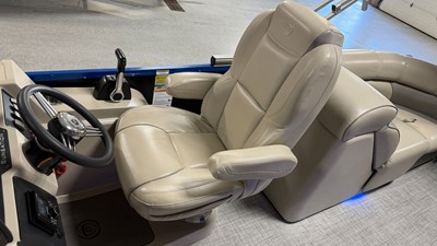 2018 Premier 230 SUNSATION 44