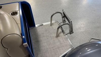 2018 Premier 230 SUNSATION 81