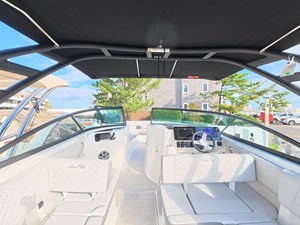 2027 Sea Ray SDX 250 Outboard 9