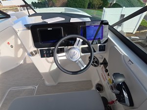 2027 Sea Ray SDX 250 Outboard 10
