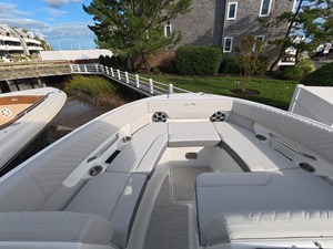 2027 Sea Ray SDX 250 Outboard 18