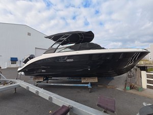 2027 Sea Ray SDX 250 Outboard 24