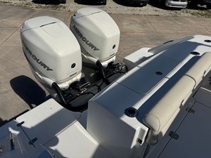 Boston Whaler 33 OR 5 2017 Boston Whaler 33 OR 6