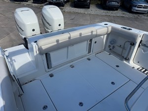 Boston Whaler 33 OR 6 2017 Boston Whaler 33 OR 7