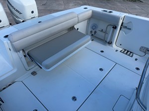 Boston Whaler 33 OR 8 2017 Boston Whaler 33 OR 9