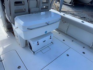 Boston Whaler 33 OR 10 2017 Boston Whaler 33 OR 11