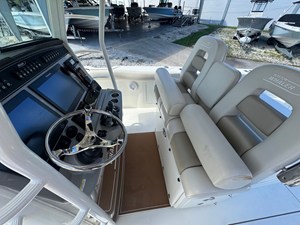 Boston Whaler 33 OR 13 2017 Boston Whaler 33 OR 14