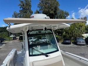 Boston Whaler 33 OR 18 2017 Boston Whaler 33 OR 19