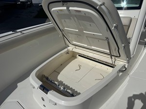 Boston Whaler 33 OR 19 2017 Boston Whaler 33 OR 20