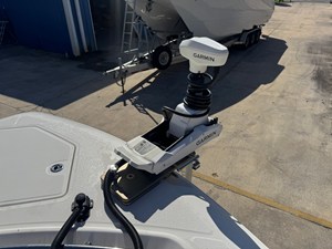 Boston Whaler 33 OR 21 2017 Boston Whaler 33 OR 22