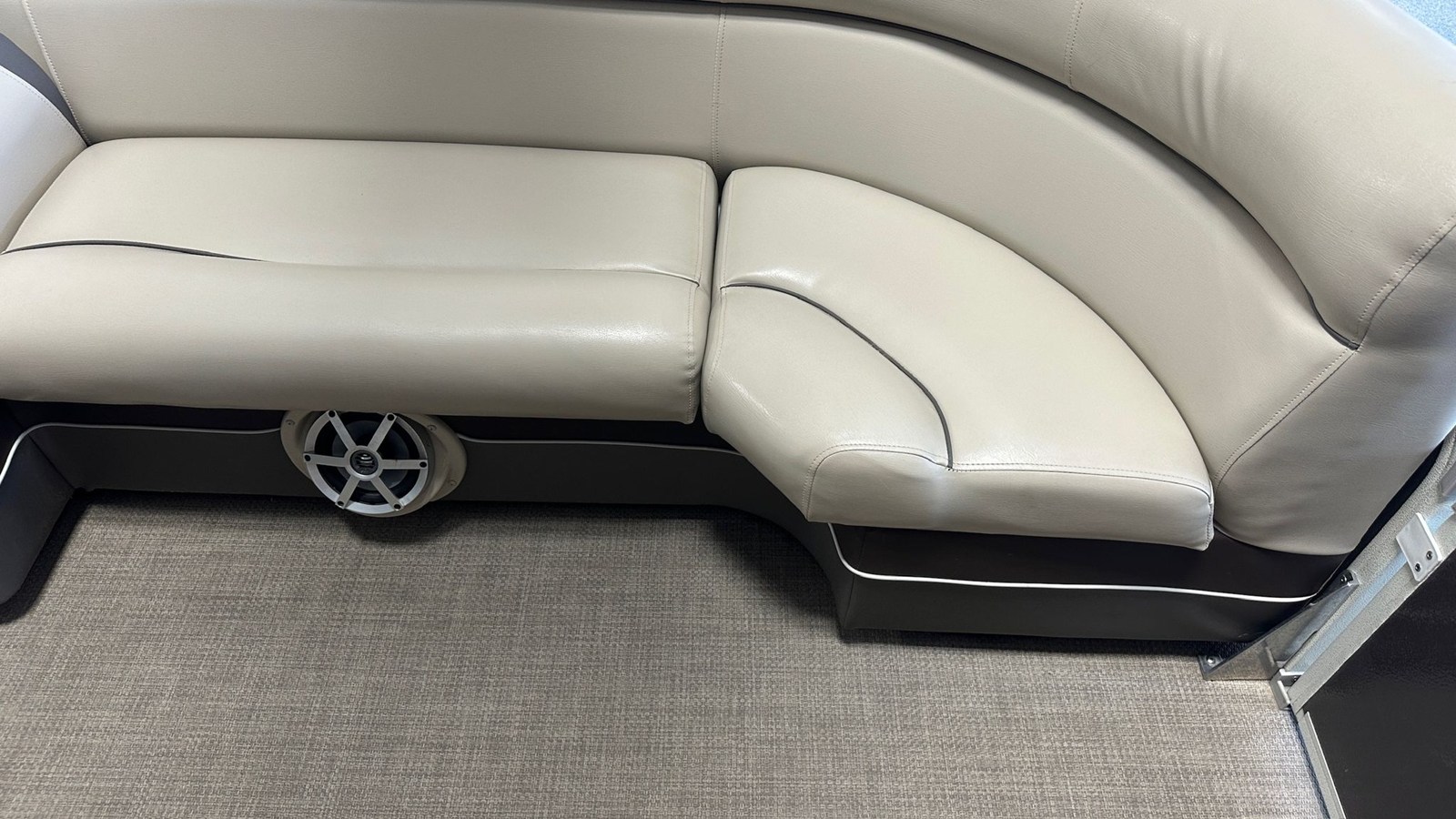 2017 Premier 250 SOLARIS 25