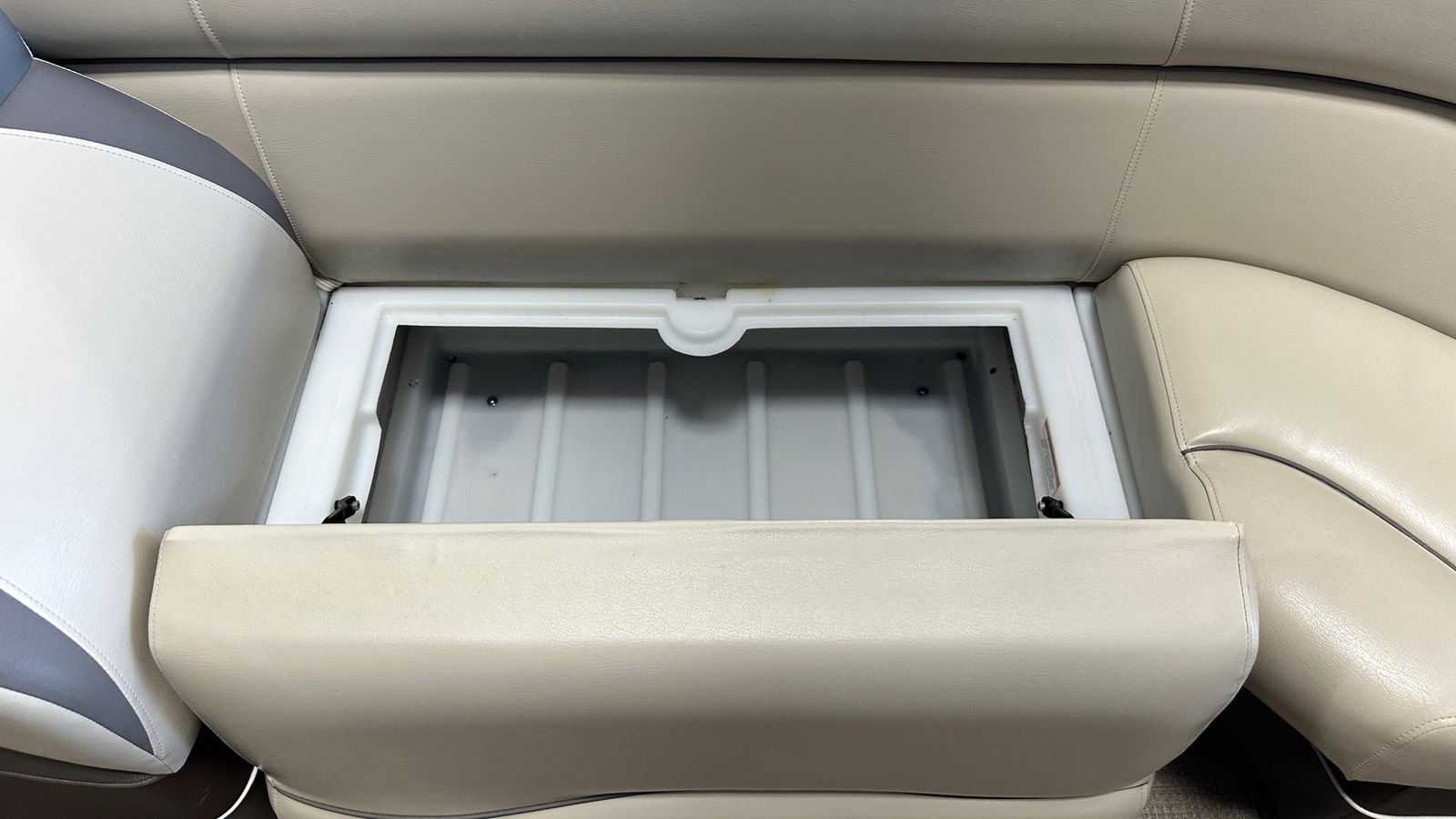 2017 Premier 250 SOLARIS 28
