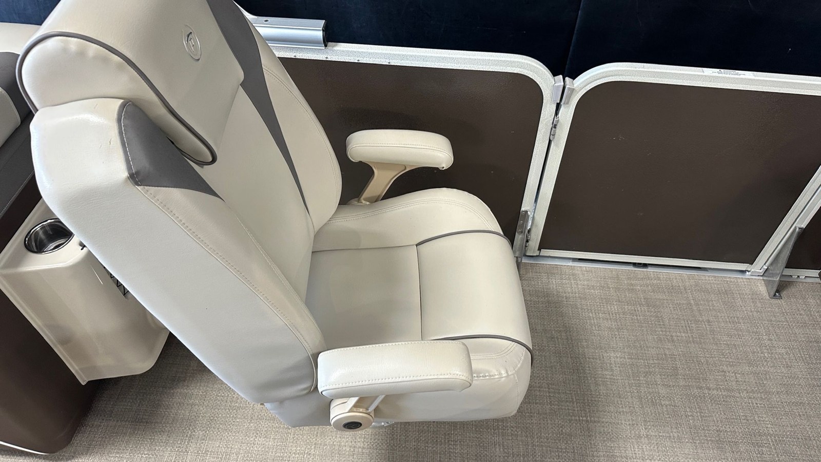 2017 Premier 250 SOLARIS 33